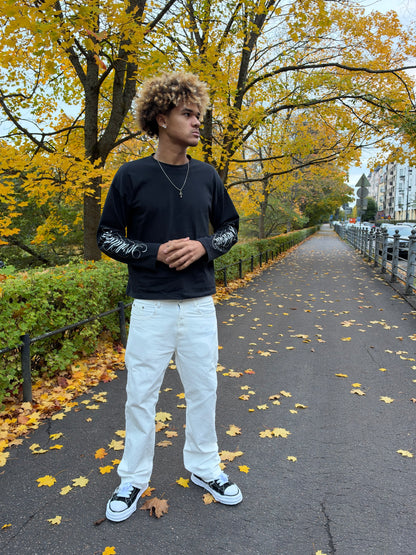 BLACK SCRIPT LONGSLEEVE